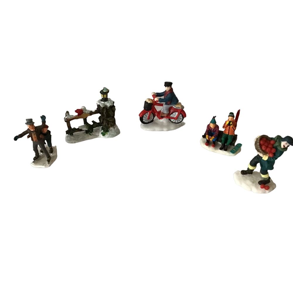 Set of 5 Poly Christmas Village Figures